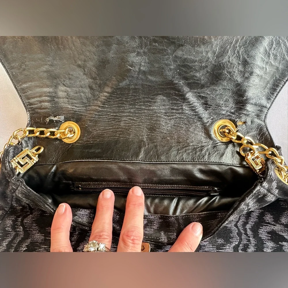 Vintage Annere Elegant Black Purse with Gold Chain Made in Venezuela